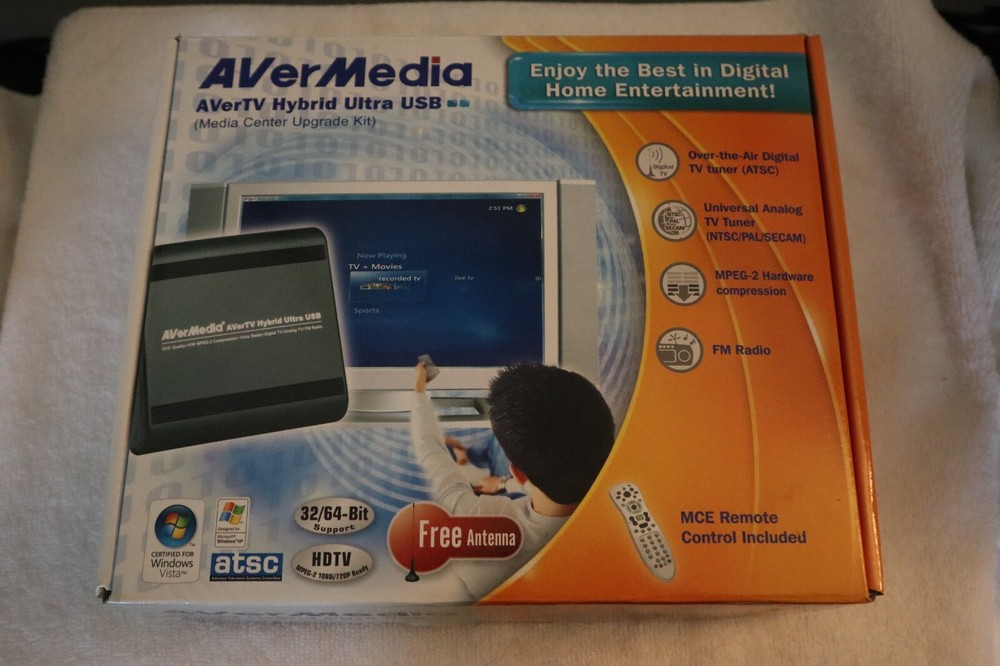 AVerMedia AVerTV Hybrid Ultra USB ATSC/NTSC/PAL HDTV Tuner for Windows