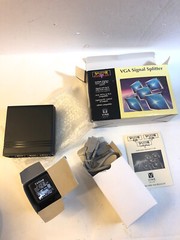BRAND Vine Micros VGA XGA SVGA DMPS Signal Splitter 525 / 1125 S525-07356 5 Port