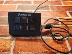 Elgato Stream Deck, Razer Kiyo Pro Cam, Microphone & Elgato Capture Card (Lot)