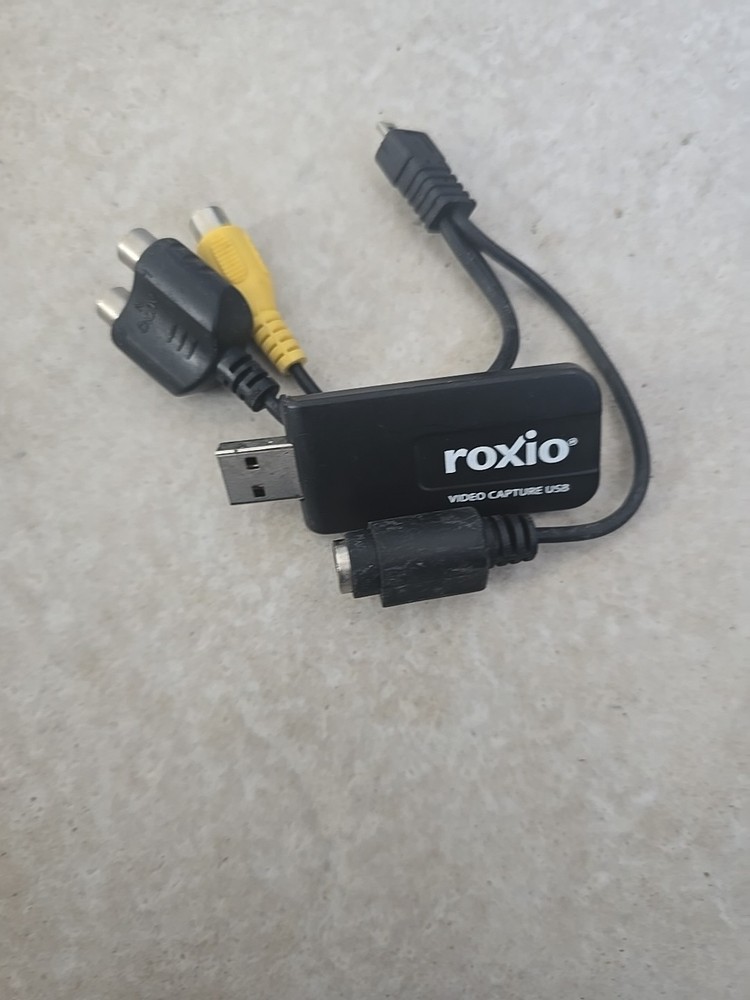 Roxio UB315-E Video Capture USB Adapter, VHS VCR to Digital