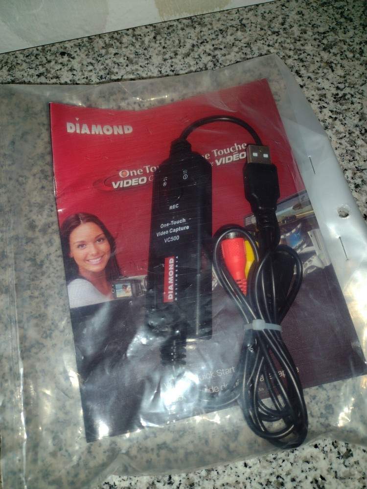 Diamond VC500 USB 2.0 One Touch VHS to DVD Video Capture Device.